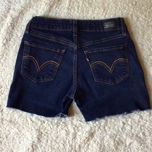 🏄♀️ Levi’s 535 Jeans cutoffs